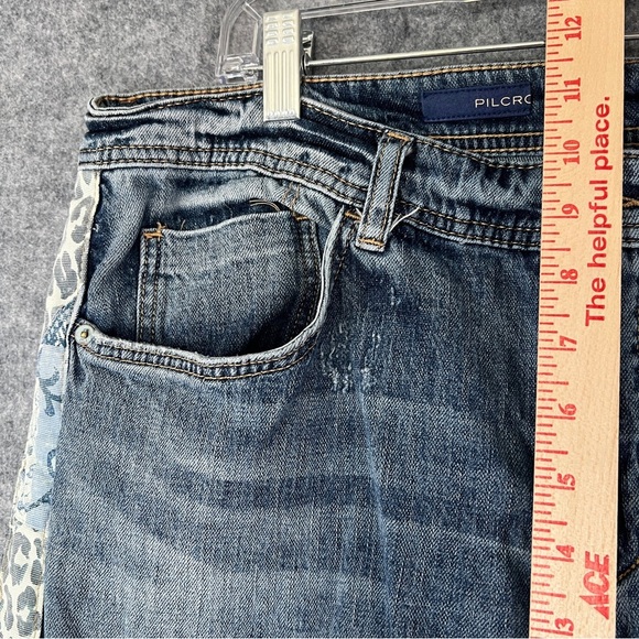 PILCRO Slim Boyfriend Crop Jeans Leopard Side Stripe Distressed Size 31P - Picture 8 of 14